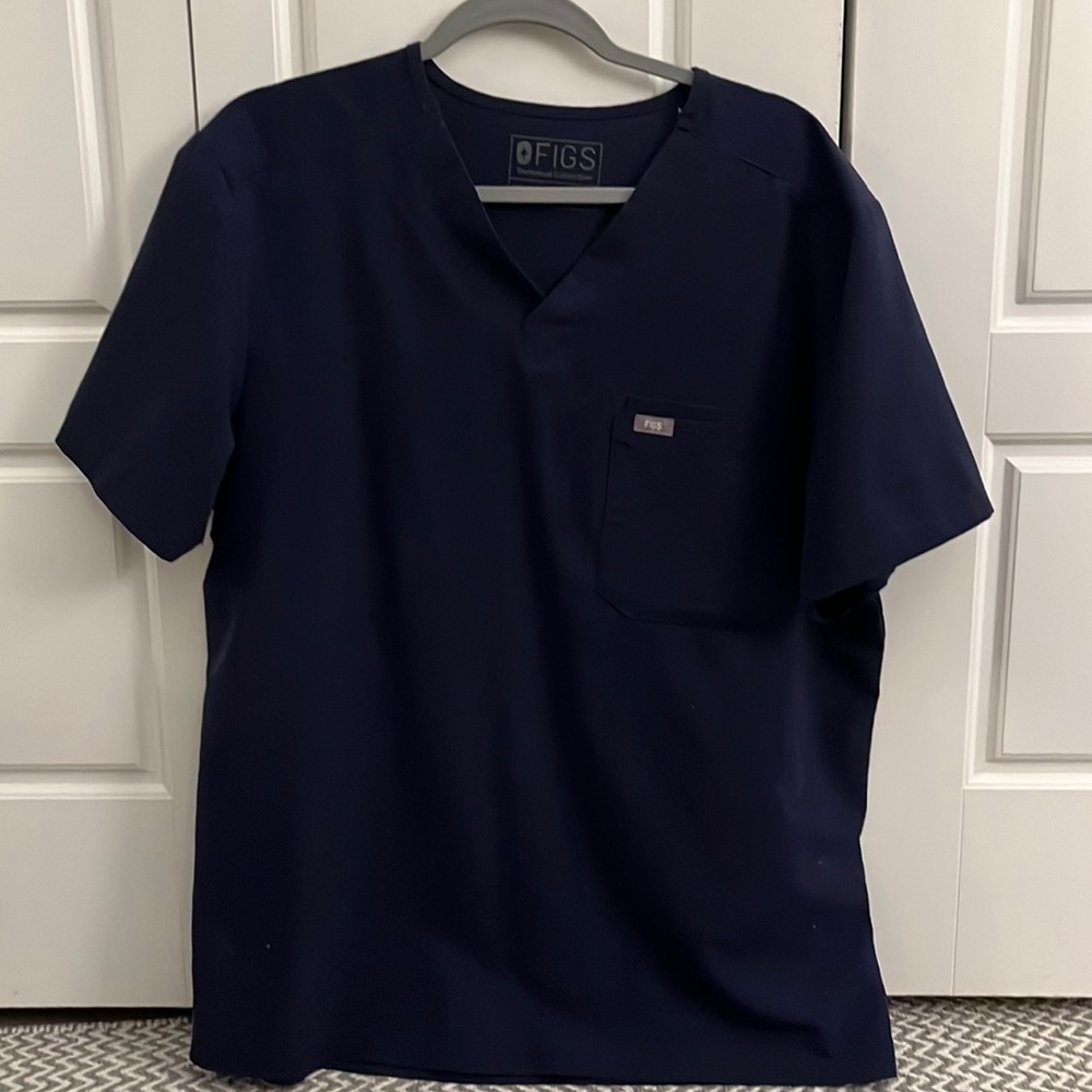 Navy blue men’s large scrub top FIGS